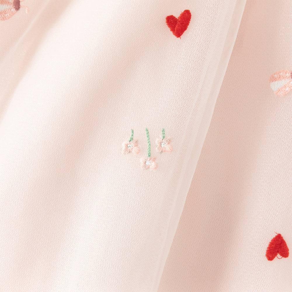 فستان بنات صيفي وردي من التول بتطريز قلوب وزهور (مع حقيبة كروس بودي متطابقة)