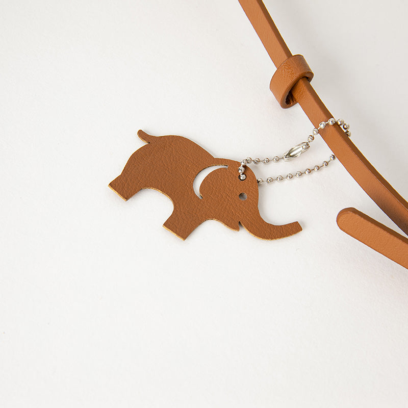 حقيبة كروس بودي كاكي لطيفة للبنات، بتصميم من الفرو الصناعي