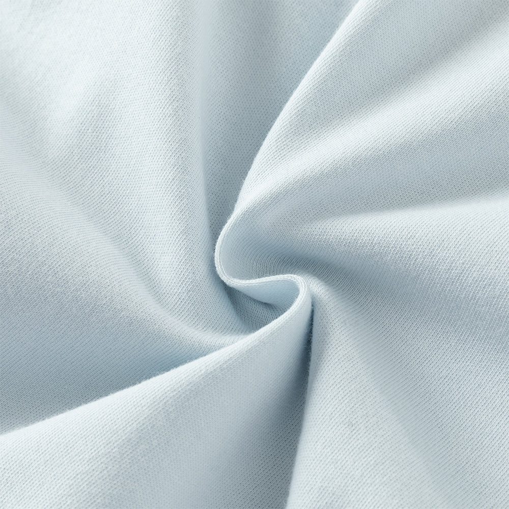 رومبر أطفال من القطن 100% برباط جانبي — متوفر باللون الوردي الفاتح / الأصفر الفاتح / الأزرق الفاتح، مع تطريز دب لطيف