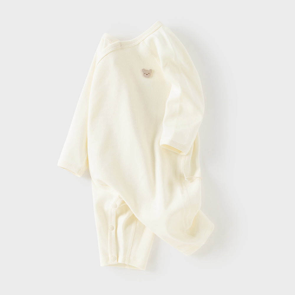 رومبر أطفال من القطن 100% برباط جانبي — متوفر باللون الوردي الفاتح / الأصفر الفاتح / الأزرق الفاتح، مع تطريز دب لطيف