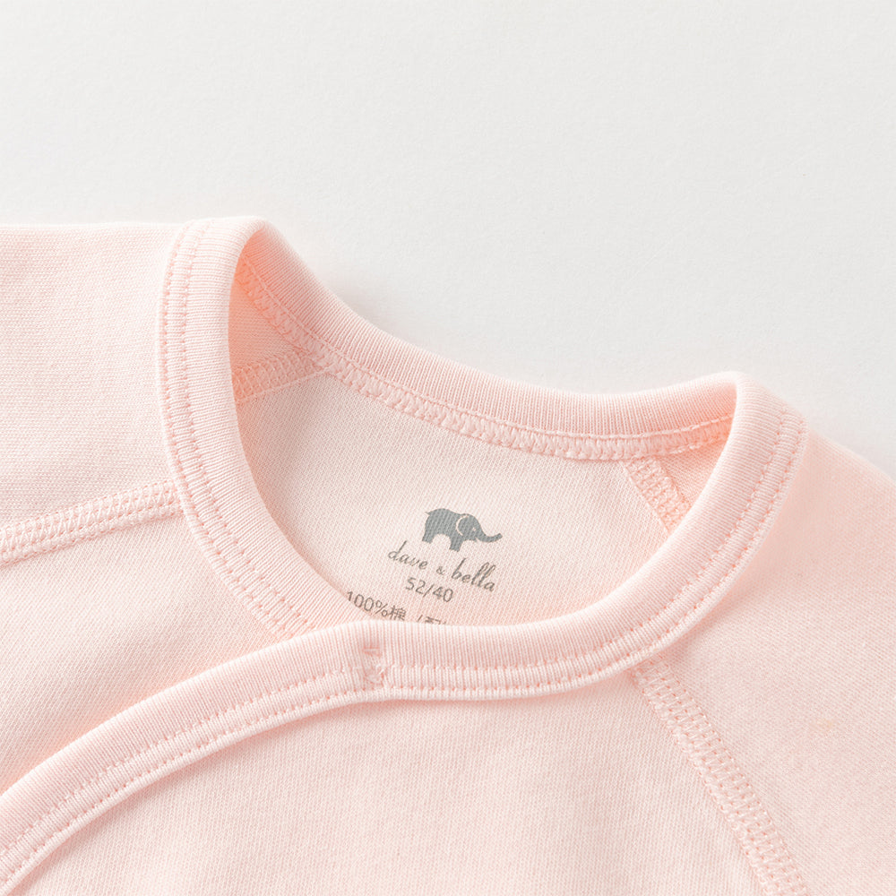 رومبر أطفال من القطن 100% برباط جانبي — متوفر باللون الوردي الفاتح / الأصفر الفاتح / الأزرق الفاتح، مع تطريز دب لطيف