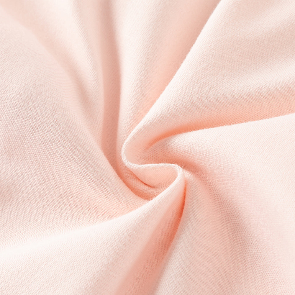 رومبر أطفال من القطن 100% برباط جانبي — متوفر باللون الوردي الفاتح / الأصفر الفاتح / الأزرق الفاتح، مع تطريز دب لطيف