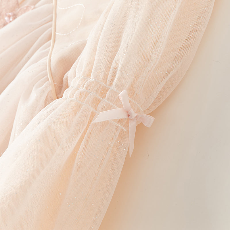 فستان للبنات الصغيرات بأكمام طويلة من التول باللون الوردي الفاتح بتصميم أميري