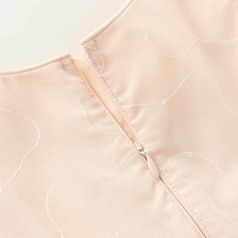 فستان للبنات الصغيرات بأكمام طويلة من التول باللون الوردي الفاتح بتصميم أميري