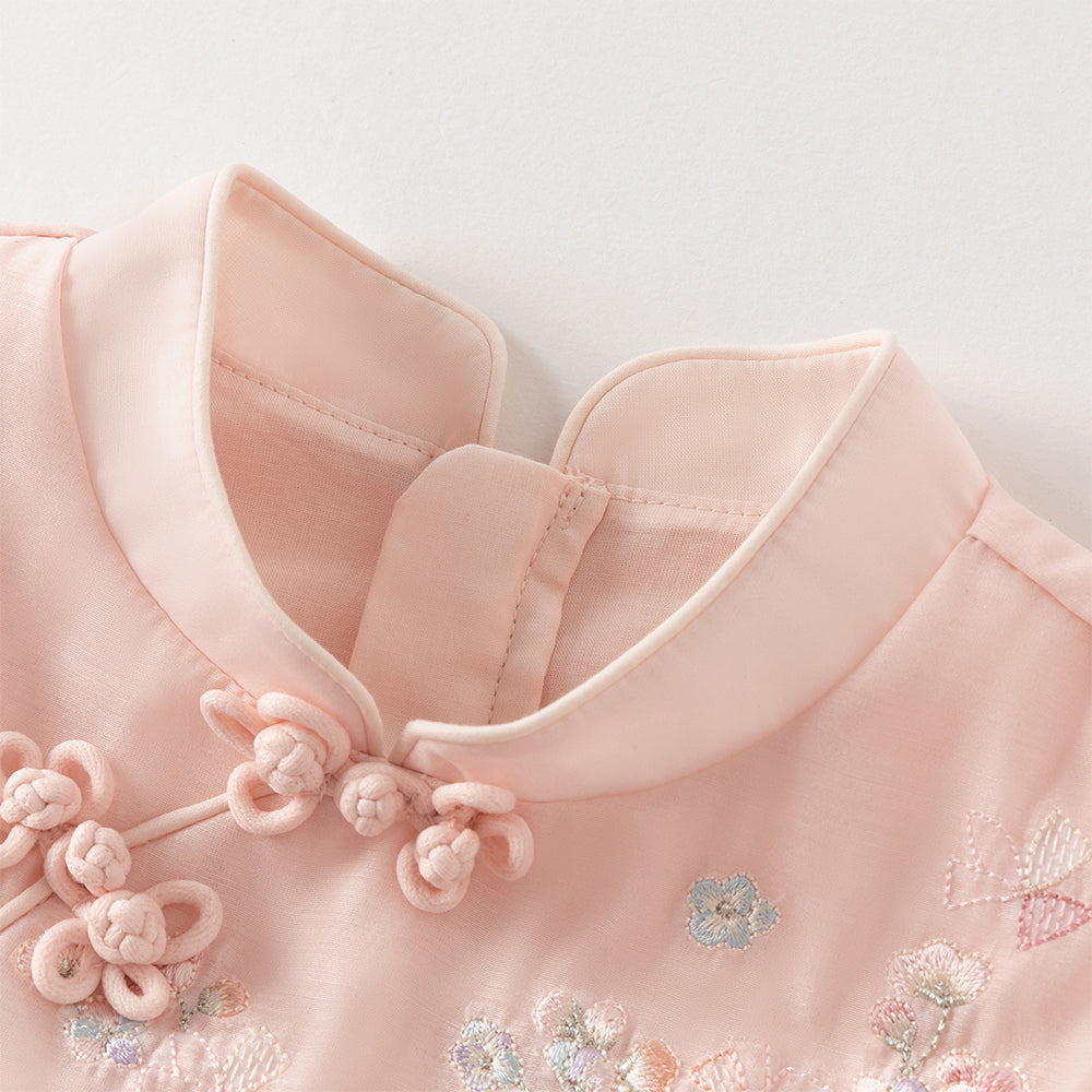 فستان بنات طويل الأكمام من التول باللون الوردي بأسلوب صيني عصري (يشمل زينة تدلي من الخيوط الصينية)