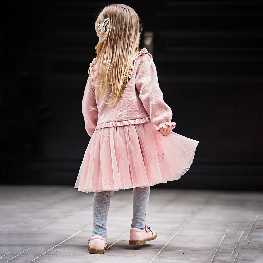 فستان بنات طويل الأكمام من قماش محبوك باللون الوردي مع تنورة تول بأسلوب أميرة