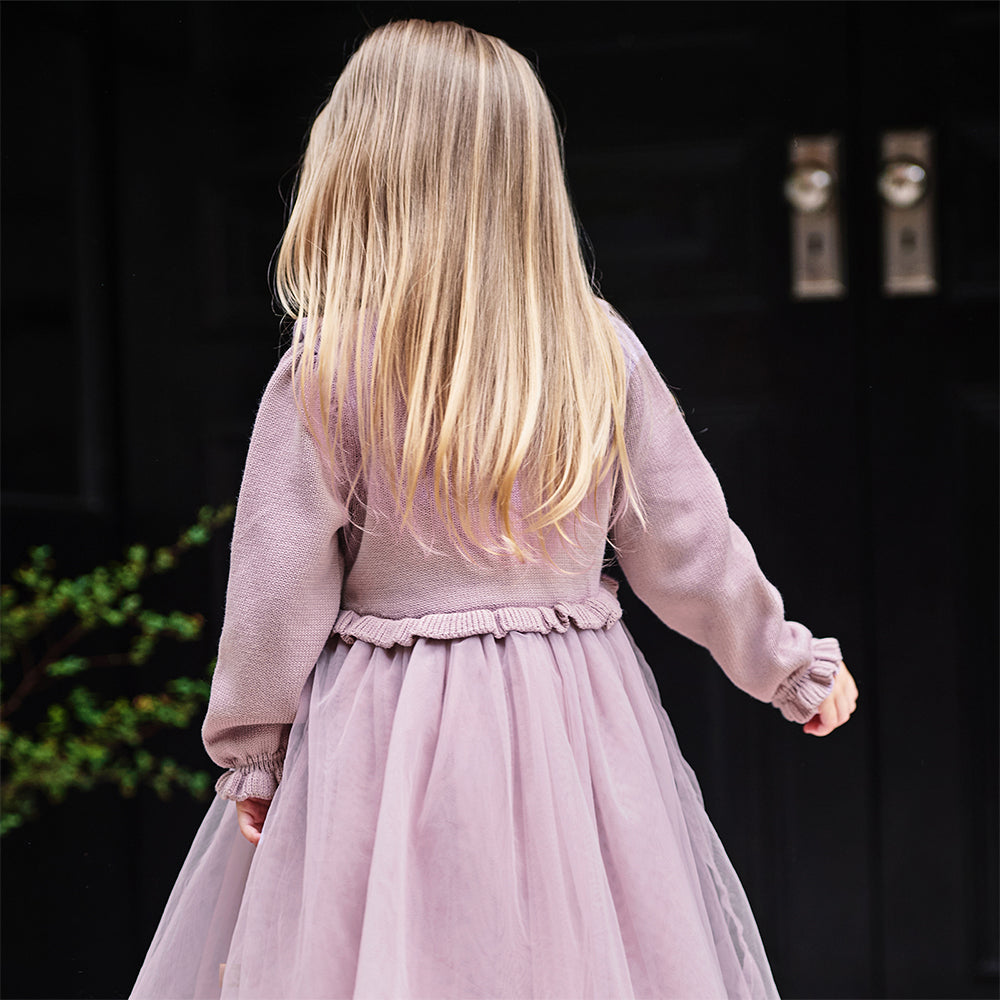 فستان للبنات الصغيرات بأكمام طويلة من التول البنفسجي مع عناصر محبوكة وتطريز زهور