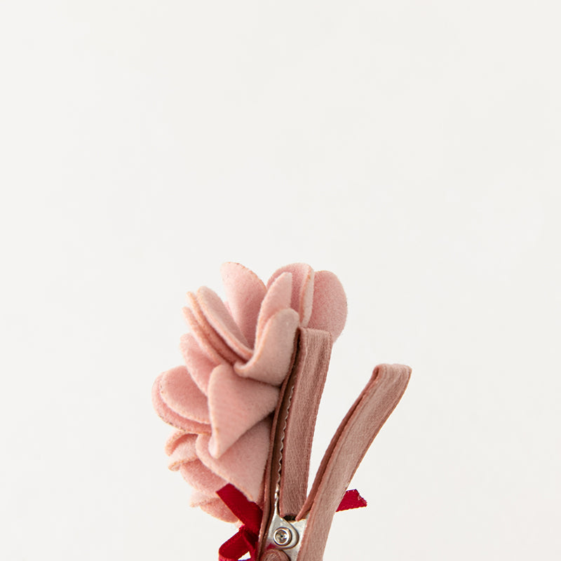 مشبك شعر زهرة مخملية باللون الوردي الفاتح - تصميم زهرة ثلاثية الأبعاد، إكسسوار شعر للبنات