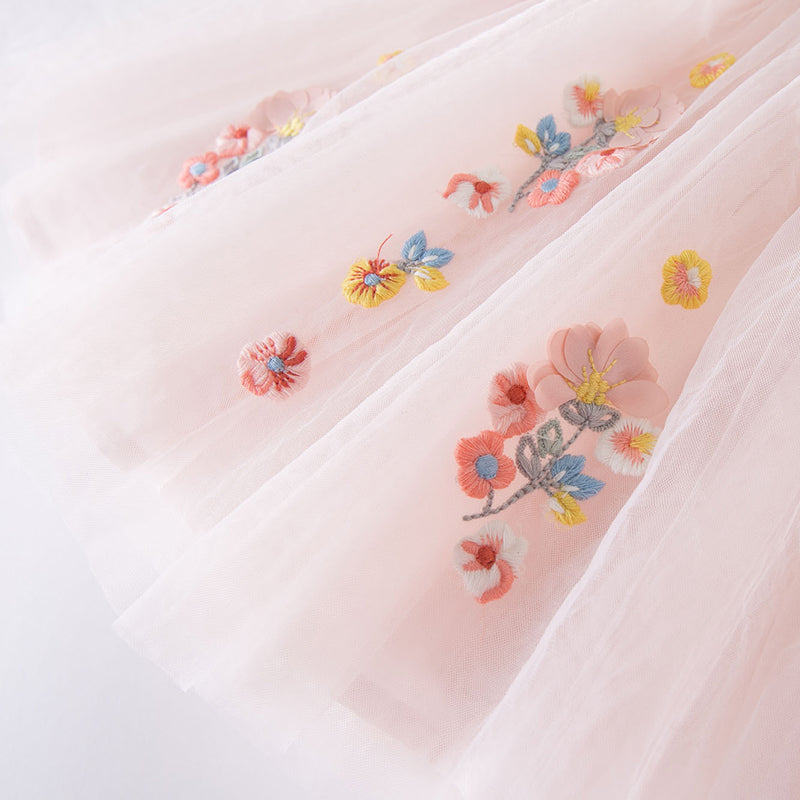 فستان صيفي للبنات الصغيرات من التول الوردي مطرز بالزهور