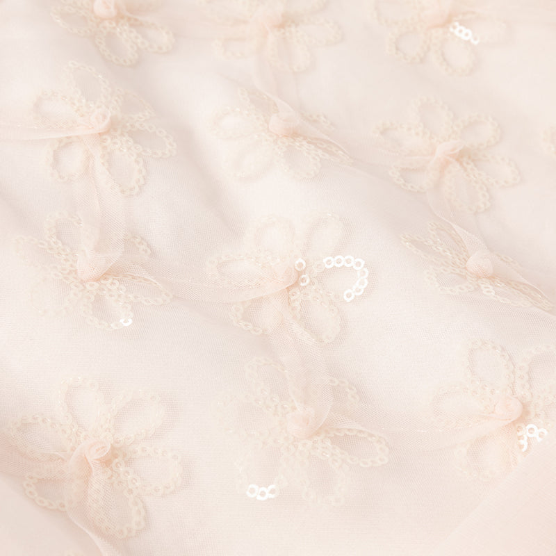 فستان بنات صيفي من التول باللون الوردي مزين بتطريز زهور لامعة بأسلوب أميرة