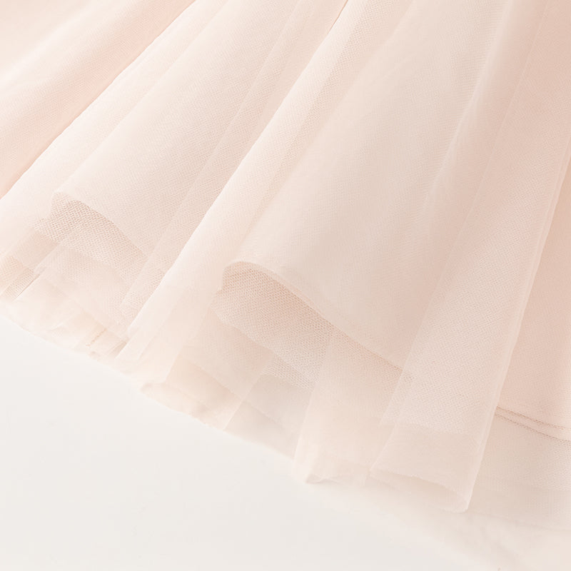 فستان بنات صيفي من التول باللون الوردي مزين بتطريز زهور لامعة بأسلوب أميرة