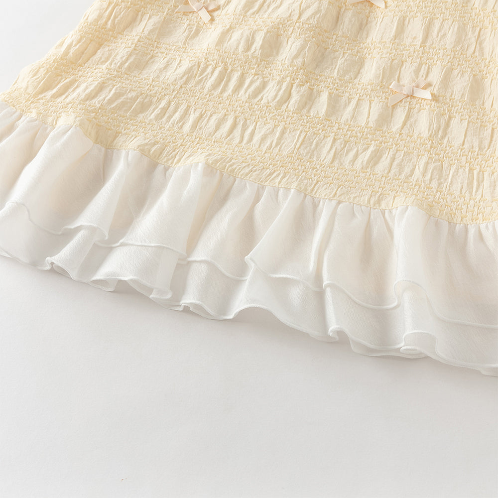 فستان بنات صيفي أصفر بياقة مربعة وأكمام كاب مزين بعقدة وحواف مكشكشة