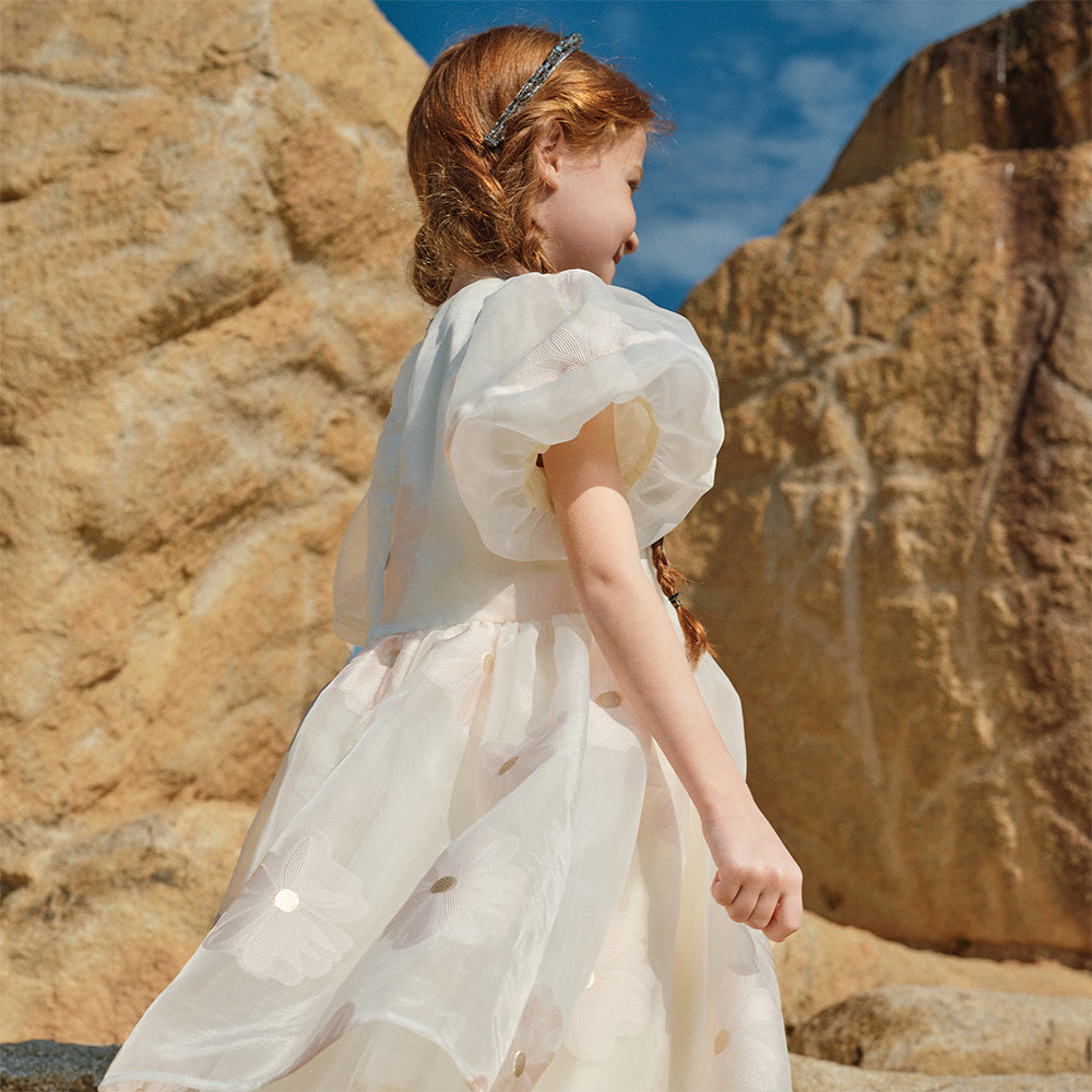 فستان بنات صيفي وردي بياقة دائرية وأكمام منفوشة مع تطريز زهور بأسلوب أميرة