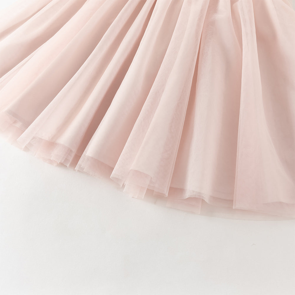 فستان بنات صيفي وردي من التول بياقة دائرية وأكمام كاب مع كاب خلفي من الشبك وتطريز ترتر بأسلوب أميرة